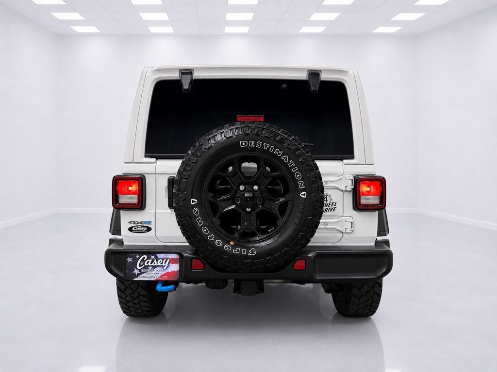Used 2023 Jeep Wrangler Unlimited w/ Sun & Screen Package AWD/4WD image 13