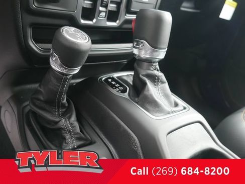 New 2026 Jeep Wrangler Unlimited Sahara AWD/4WD image 33