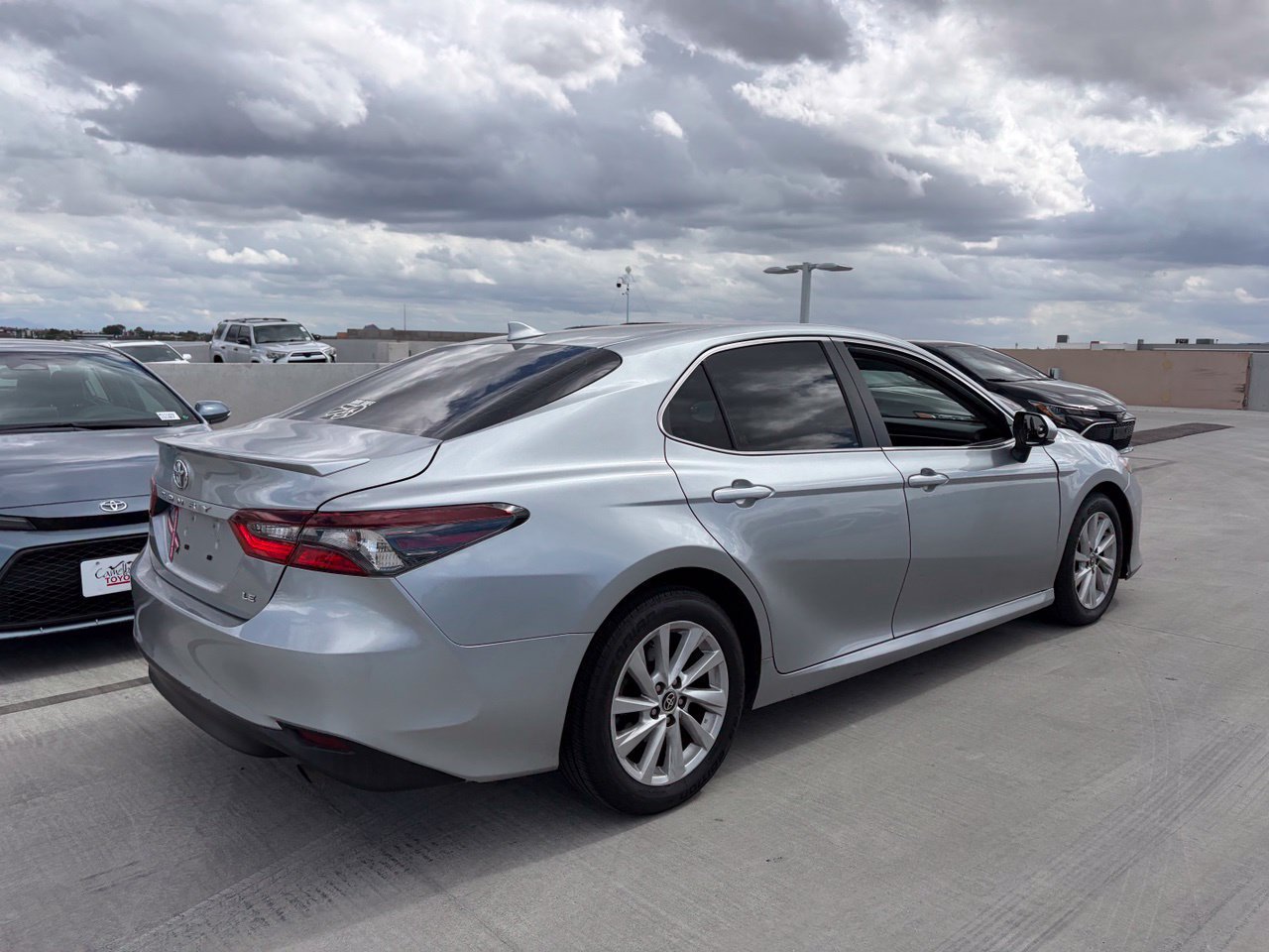 Used 2022 Toyota Camry LE FWD image 2