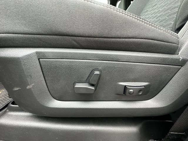 New 2026 RAM 3500 Big Horn AWD/4WD image 15