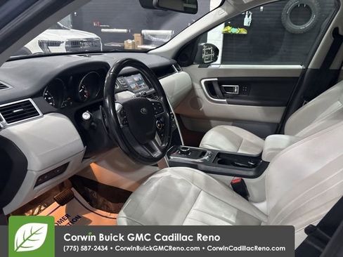 Used 2018 Land Rover Discovery Sport HSE image 12