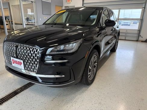 Used 2023 Lincoln Corsair AWD image 5