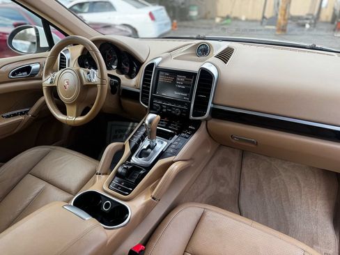 Used 2013 Porsche Cayenne AWD/4WD image 25