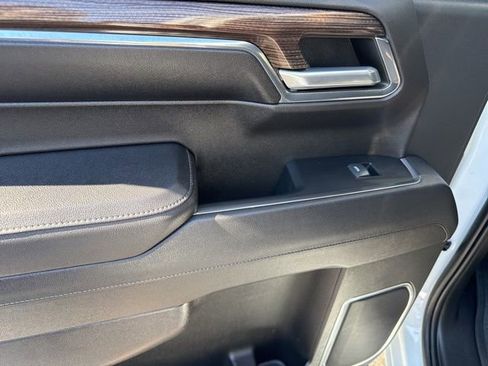 Used 2023 Chevrolet Silverado 1500 RST w/ Redline Edition image 9