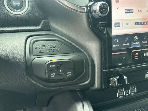 New 2026 RAM 2500 Laramie AWD/4WD image 30