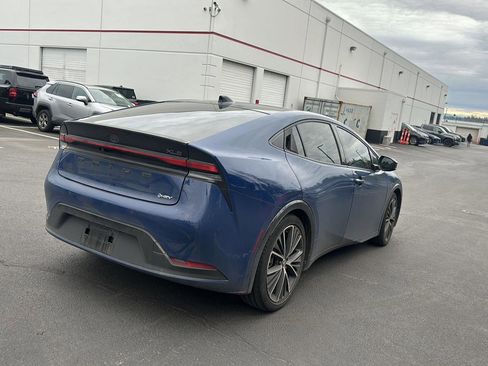 Used 2024 Toyota Prius XLE image 3