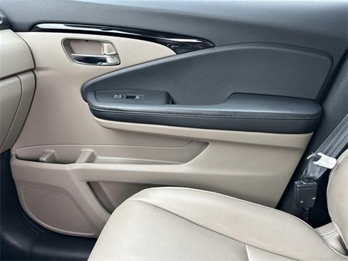 Used 2019 Honda Pilot Touring image 24