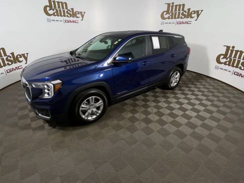 Certified 2023 GMC Terrain SLE FWD image 4