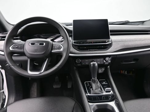 Used 2024 Jeep Compass Latitude AWD/4WD image 25