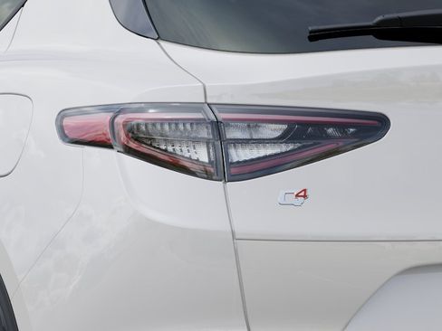 New 2025 Alfa Romeo Stelvio Sprint AWD/4WD image 21