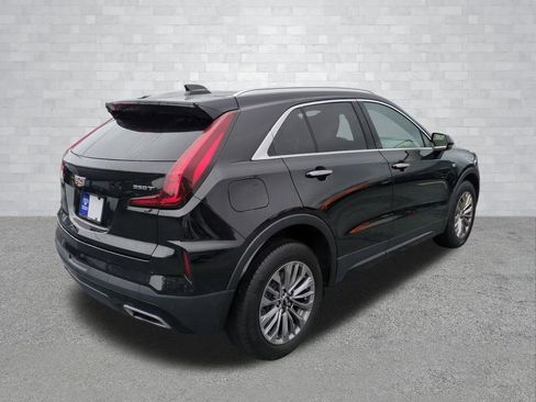 Used 2024 Cadillac XT4 Premium Luxury FWD image 5