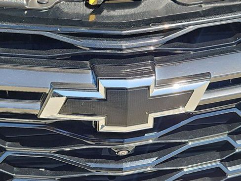 Used 2023 Chevrolet Traverse RS FWD image 31