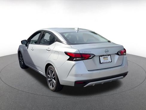 Used 2025 Nissan Versa SV FWD image 8