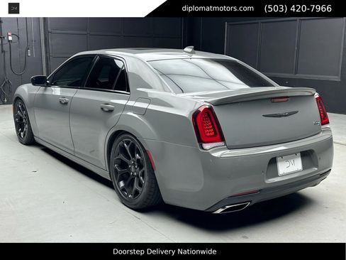 Used 2019 Chrysler 300 S w/ Safetytec Plus Group image 5