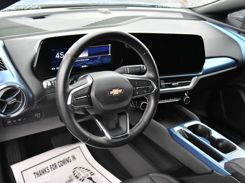 Used 2025 Chevrolet Equinox EV LT w/ Convenience Package image 14