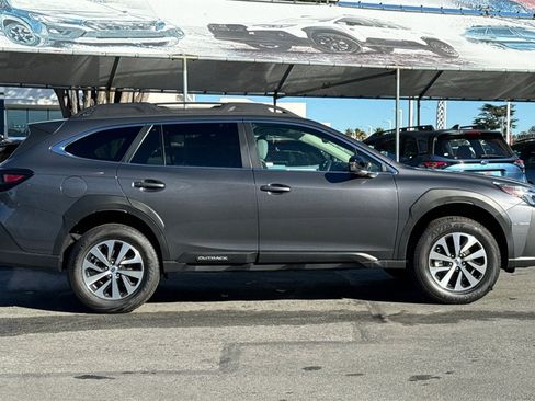 New 2025 Subaru Outback Premium image 3