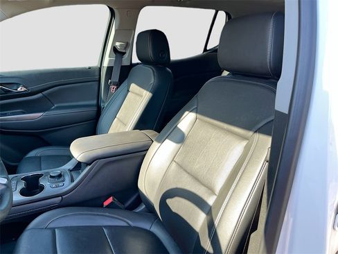 Used 2023 GMC Acadia SLT w/ Elevation Edition image 19