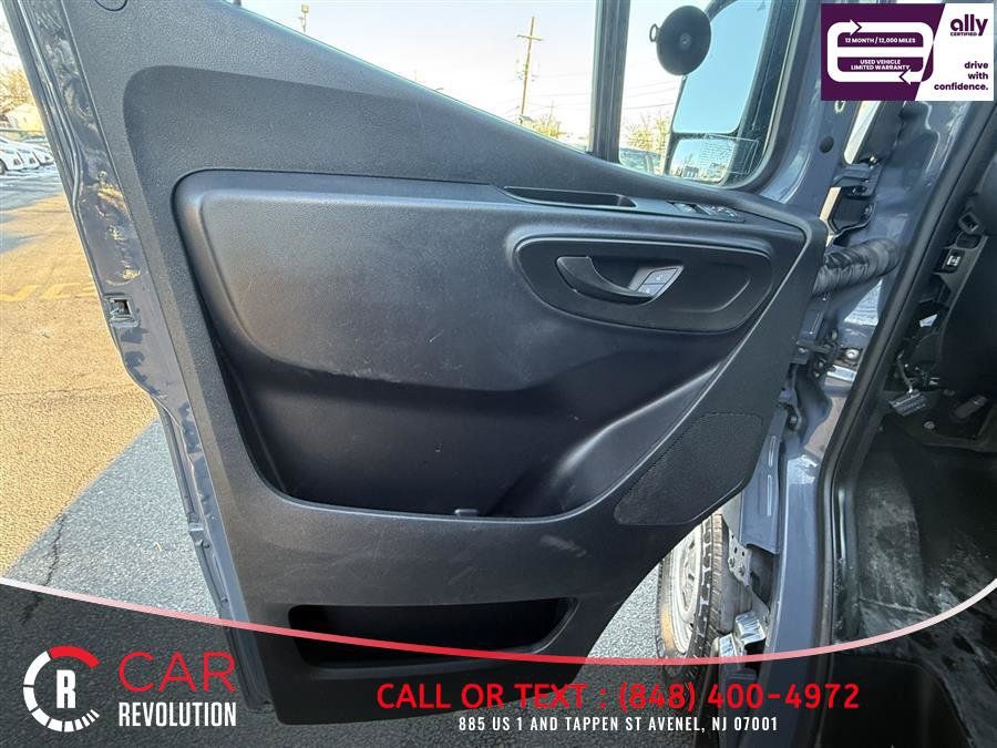 Used 2021 Mercedes-Benz Sprinter 2500 image 25