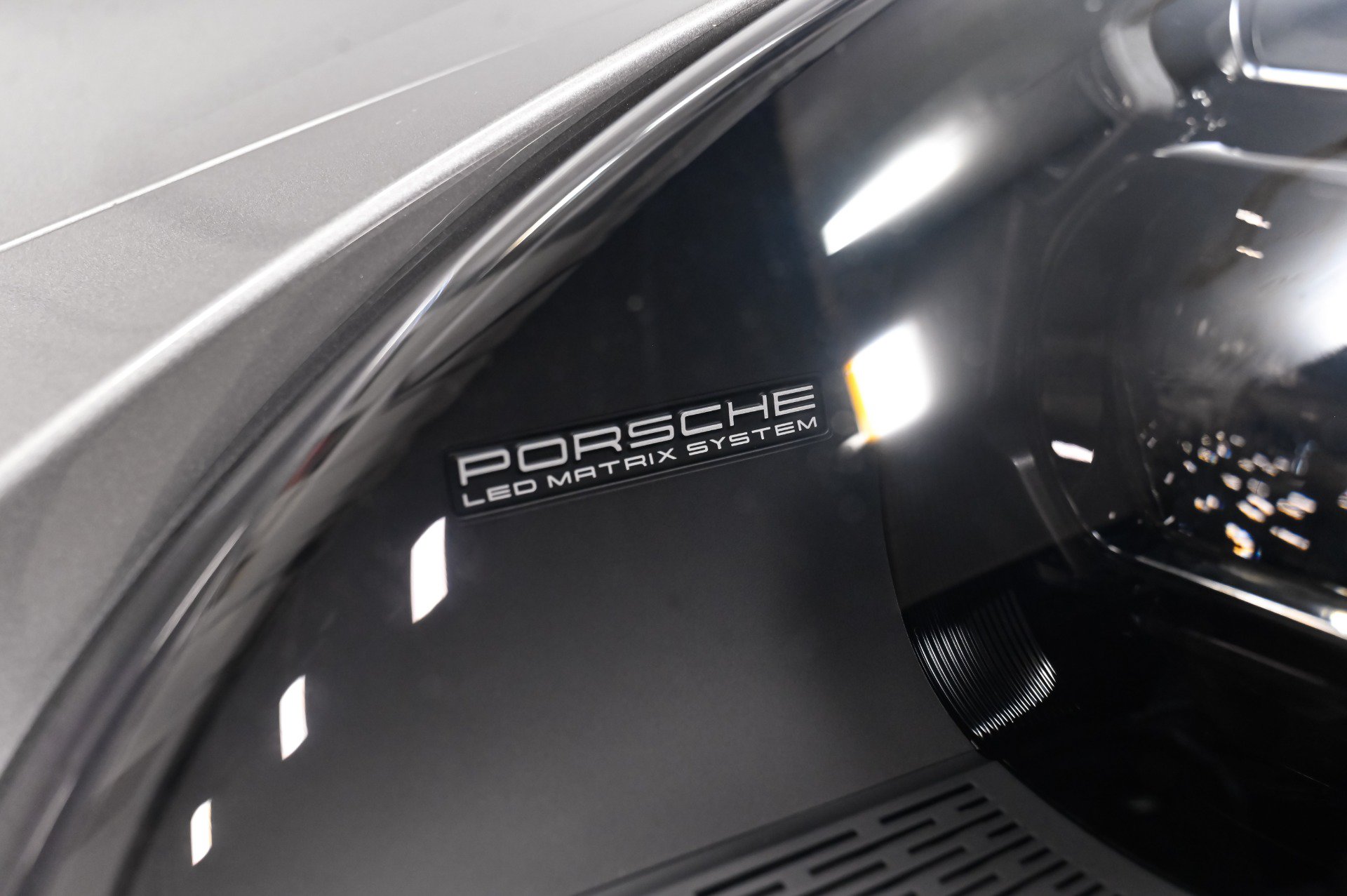 Used 2022 Porsche 911 Turbo S AWD/4WD image 51