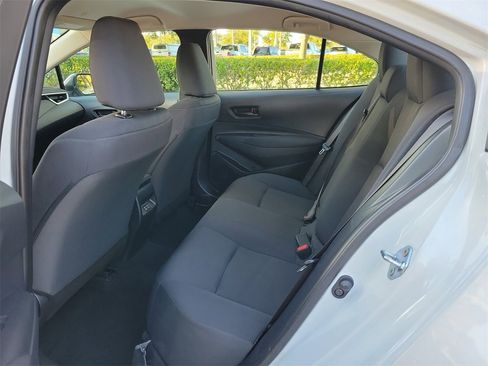 Used 2025 Toyota Corolla LE image 10