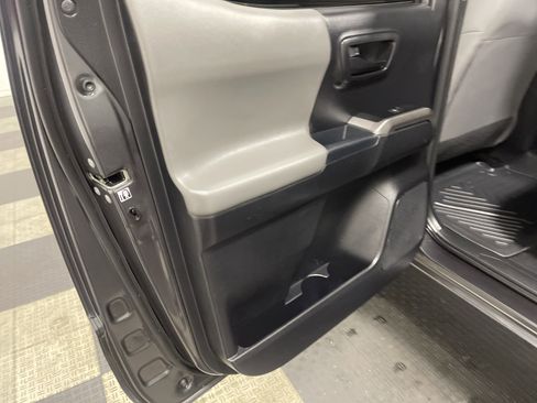 Used 2019 Toyota Tacoma SR5 image 15