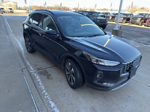 Used 2024 Ford Escape Platinum image 3
