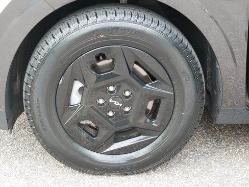 Certified 2026 Kia Carnival FWD image 15