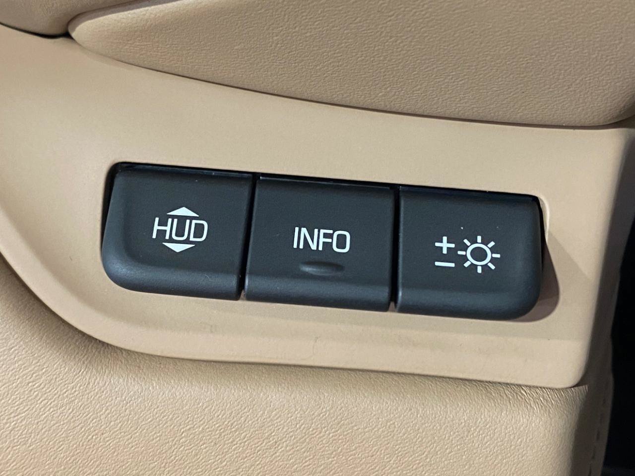 Used 2018 Cadillac Escalade Platinum AWD/4WD image 18