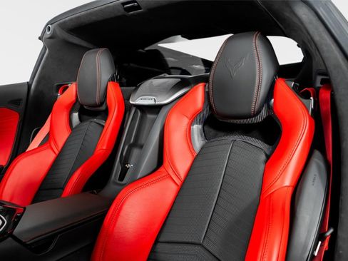Used 2023 Chevrolet Corvette Z06 w/ Z07 Performance Package RWD image 3