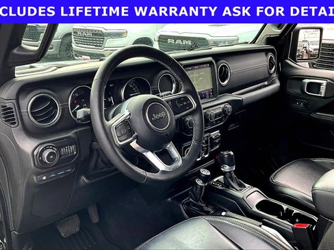 Used 2021 Jeep Wrangler Unlimited Sahara w/ Cold Weather Group AWD/4WD image 11