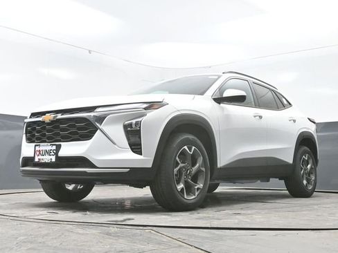 New 2026 Chevrolet Trax LT w/ Driver Confidence Package image 43