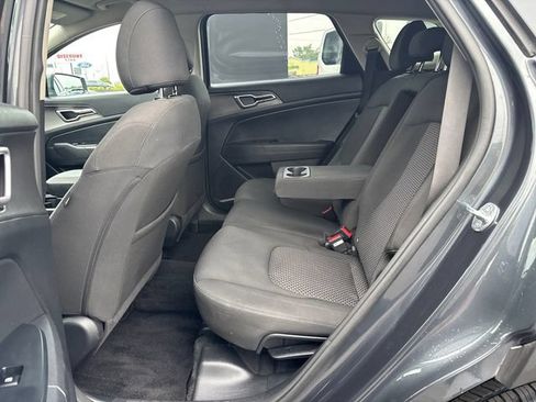 Used 2024 Kia Sportage LX AWD/4WD image 16