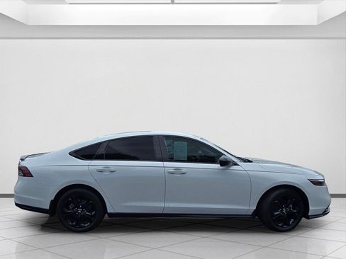 Certified 2025 Honda Accord SE image 4