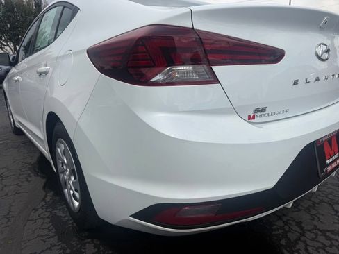 Used 2020 Hyundai Elantra SE w/ Cargo Package (C1) FWD image 12