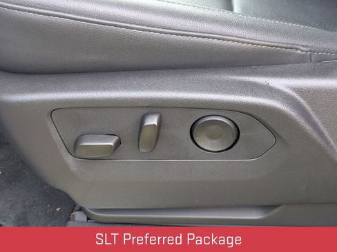 Certified 2025 GMC Sierra 2500 SLT w/ SLT Premium Package AWD/4WD image 14
