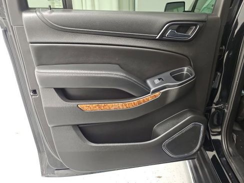 Used 2018 Chevrolet Suburban Premier image 32