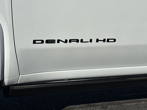 New 2026 GMC Sierra 2500 Denali w/ Denali Reserve Package image 16