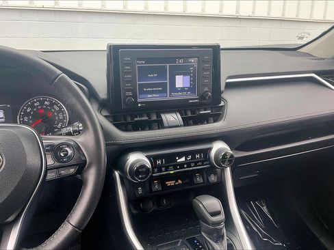Used 2022 Toyota RAV4 XLE w/ Convenience Package image 7
