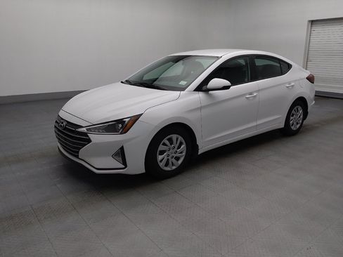 Used 2020 Hyundai Elantra SE w/ Cargo Package (C1) FWD image 2