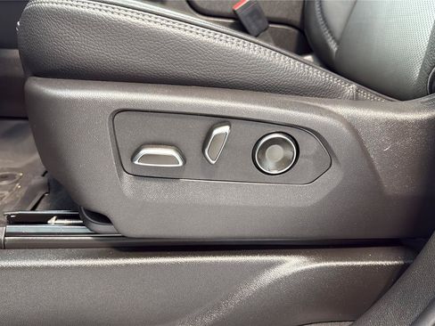 Used 2025 GMC Yukon XL Denali w/ LPO, Floor Liner Package AWD/4WD image 27
