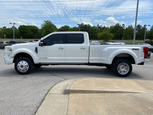 Used 2022 Ford F450 Platinum w/ FX4 Off-Road Package image 4