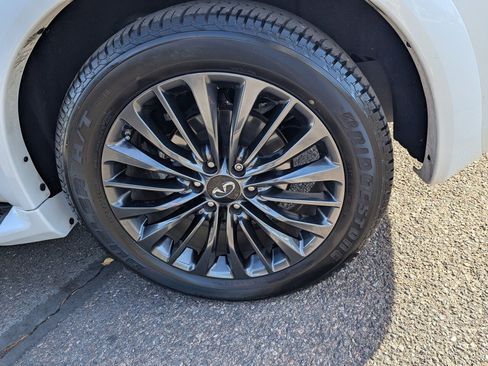 Certified 2024 INFINITI QX80 Sensory image 8