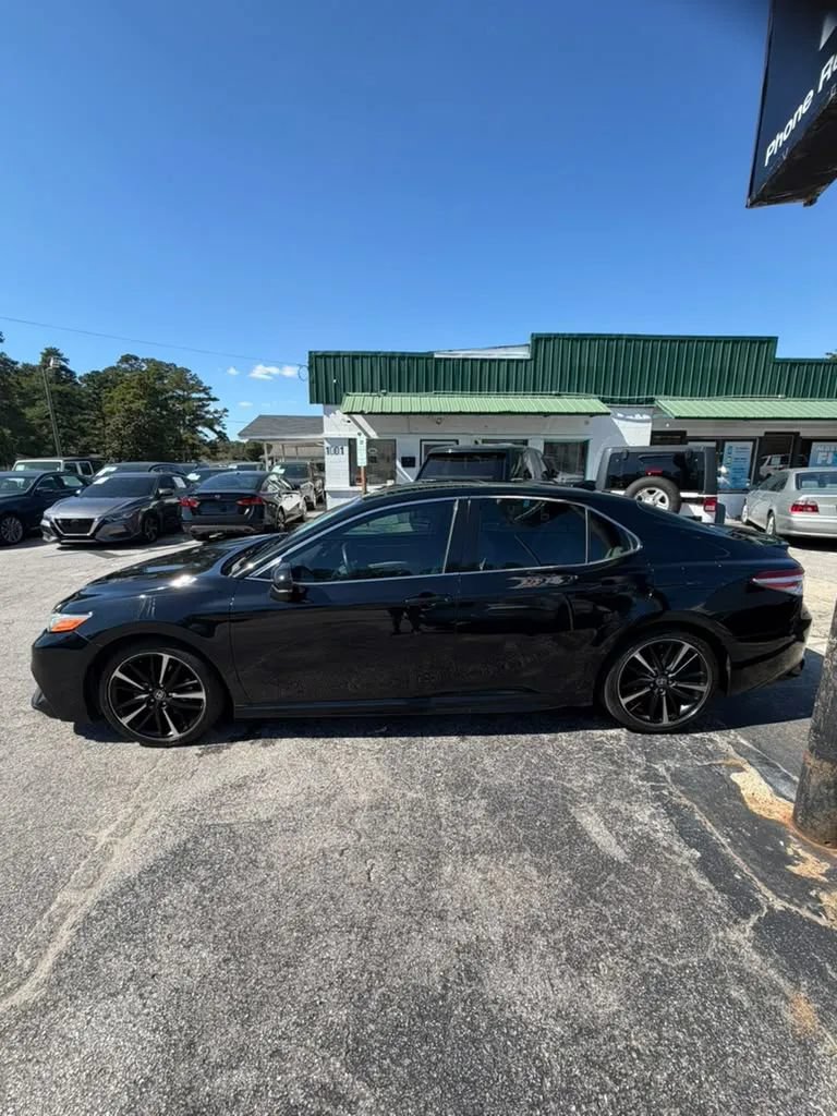 Used 2020 Toyota Camry XSE FWD image 8