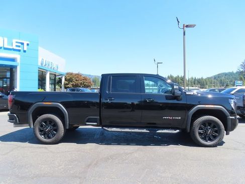Used 2025 GMC Sierra 3500 AT4 w/ AT4 Preferred Package AWD/4WD image 10