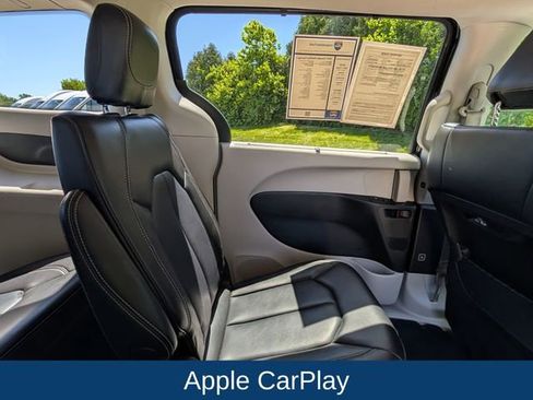 Used 2023 Chrysler Pacifica Touring-L FWD image 30