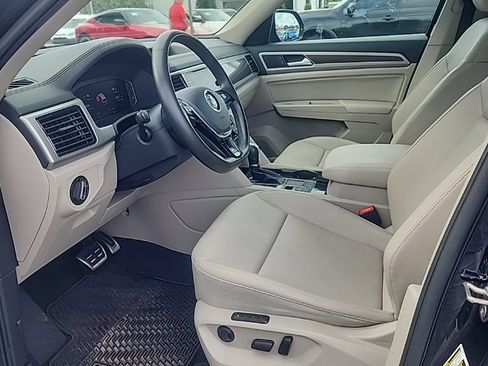 Used 2019 Volkswagen Atlas SEL R-Line FWD image 2