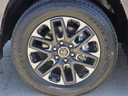 Used 2024 Toyota Sequoia Limited image 10