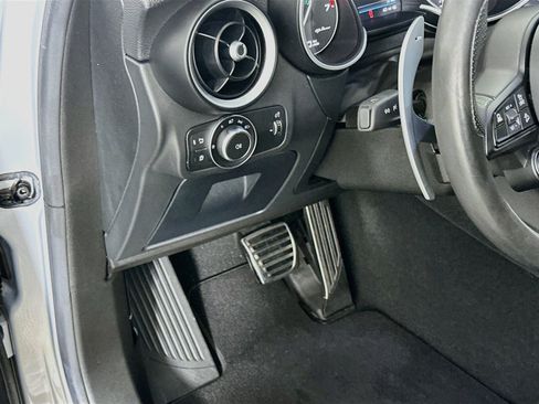 Used 2023 Alfa Romeo Stelvio Sprint RWD image 17
