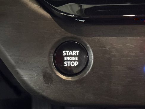 Certified 2025 Nissan Murano SV image 30