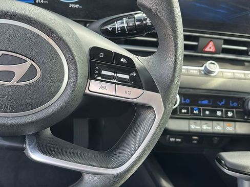 Used 2024 Hyundai Elantra SEL FWD image 18